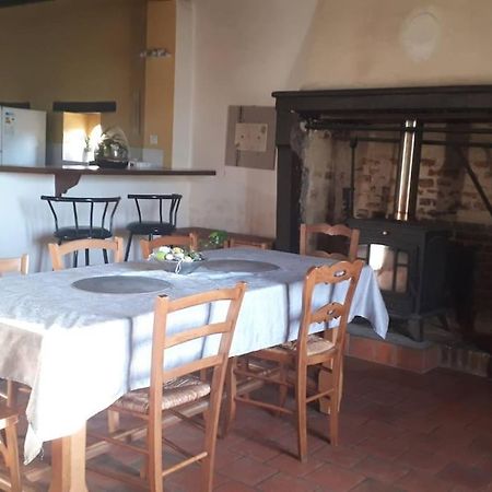 Gite A La Ferme, Avec Animaux, Fromages Et Nature Neuville-les-Decize Екстер'єр фото